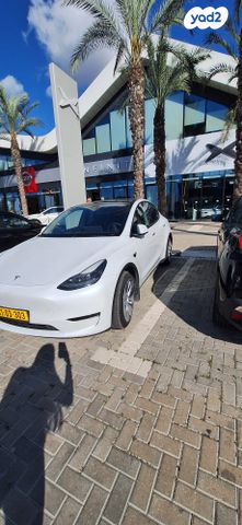 מודעת רכב טסלה מודל Y
