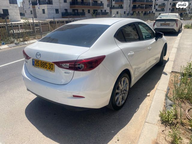 מודעת רכב מאזדה 3