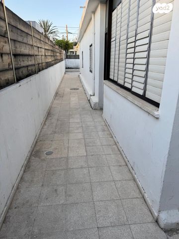 בית פרטי/ קוטג', שביל הרקפת 42, ביצרון ורמת ישראל, תל אביב יפו