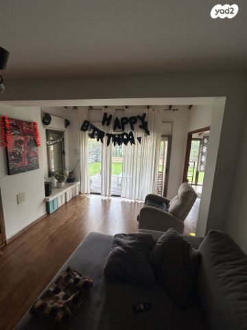 דירת גן, משעול יקינטון 4, קרית יערים, גבעת זאב