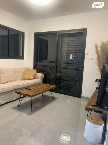 יחידת דיור, איבי הנחל 11, באר גנים, באר גנים