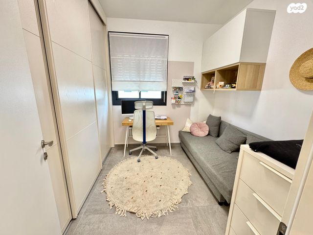 דירה, יעקב תמרי, חצרות המושבה, רחובות