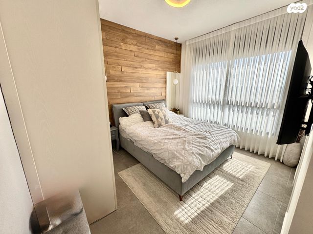 דירה, יעקב תמרי, חצרות המושבה, רחובות