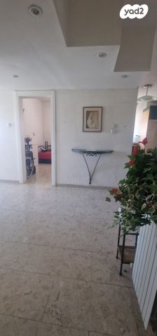 דירה, בן ציון דינור, בית הכרם, רמת בית הכרם, ירושלים