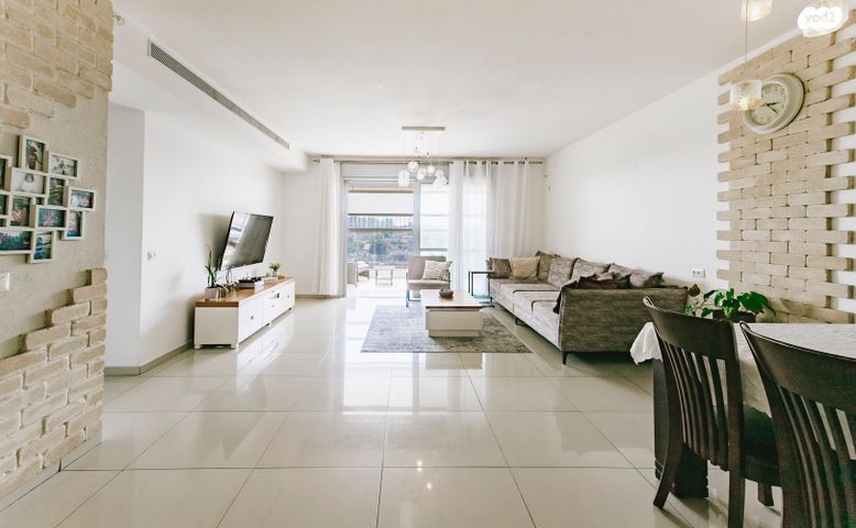 הרב ישעיהו משורר 