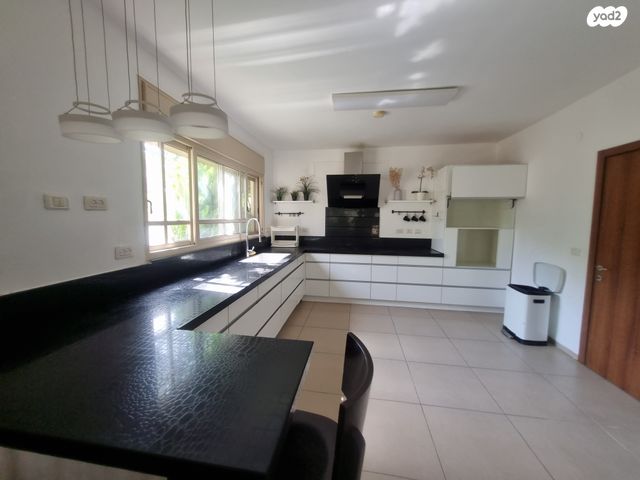 דו משפחתי, קרית טבעון