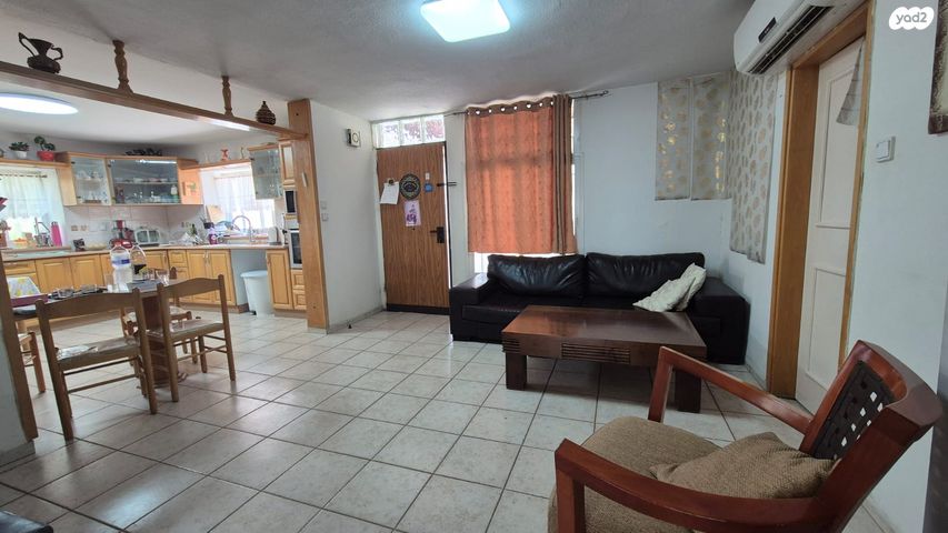 בית פרטי/ קוטג', הרב עוזיאל, שיכון ד, טבריה