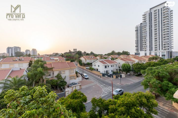 דירה, הר הצופים 7, רחובות ההולנדית, רחובות