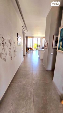 גג/ פנטהאוז, בר לב, מזכרת בתיה