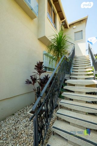 דו משפחתי, אבא אחימאיר, שכונת הותיקים, רמת גן