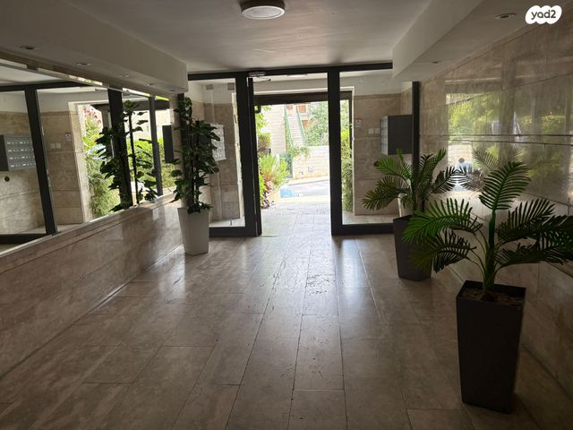 דירה, פנחס רוזן, רמת שרת, ירושלים