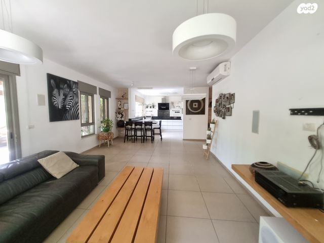 דו משפחתי, קרית טבעון