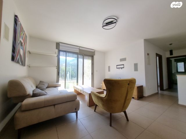 דו משפחתי, קרית טבעון