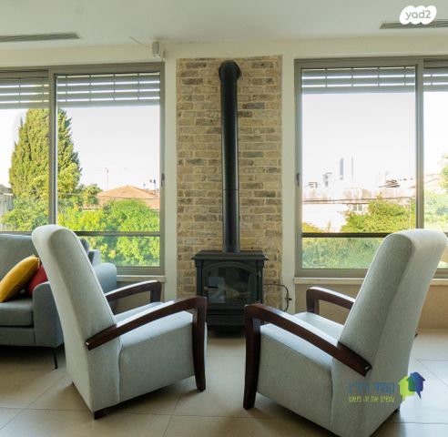 דו משפחתי, אבא אחימאיר, שכונת הותיקים, רמת גן