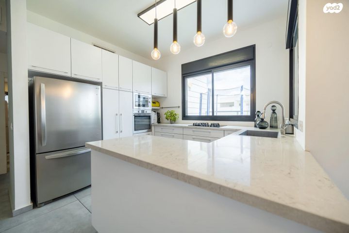 גג/ פנטהאוז, גרטרוד עליון 24, פסגות אפק, ראש העין