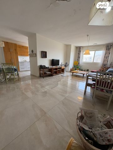 דירה, פנחס רוזן, רמת שרת, ירושלים