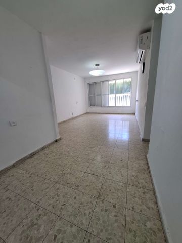 צביה לובטקין 38