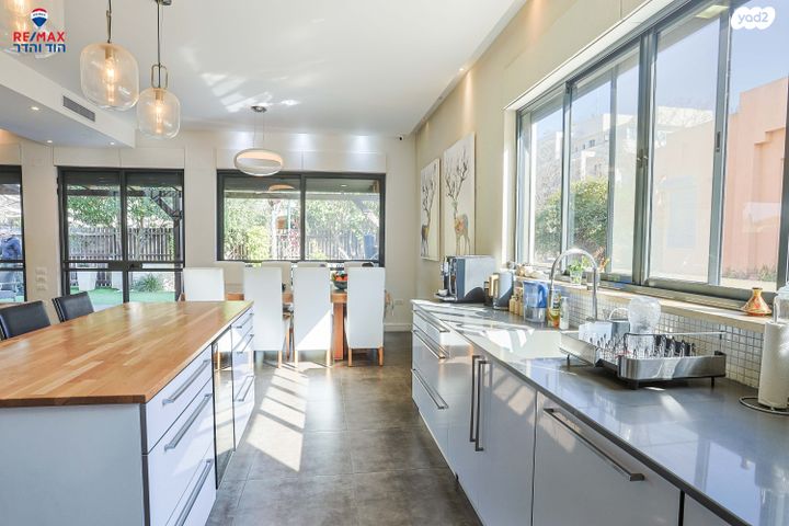 בית פרטי/ קוטג', חמנית, מתחם 19 - 20 (מתחם הפרחים), הוד השרון