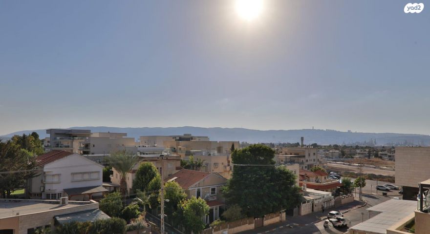 גג/ פנטהאוז, הרב שלום סלח, מרכז העיר, קרית אתא