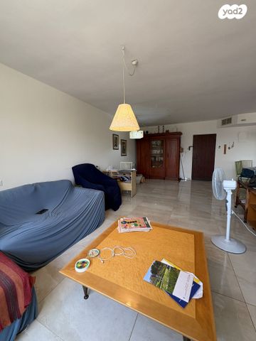 דירה, פנחס רוזן, רמת שרת, ירושלים