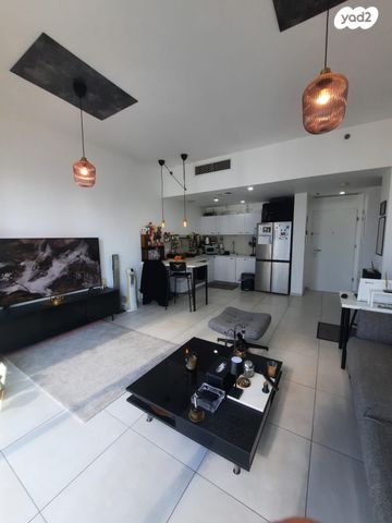 דירה, דרך מנחם בגין 150, מונטיפיורי, הרכבת, תל אביב יפו