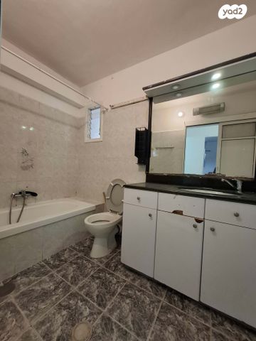 דירה, צביה לובטקין 38, נווה אליעזר וכפר שלם מזרח, תל אביב יפו