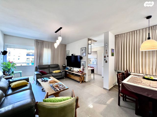 דירה, שדרות בן אב"י 54, רמת חן ובן ציון, נתניה