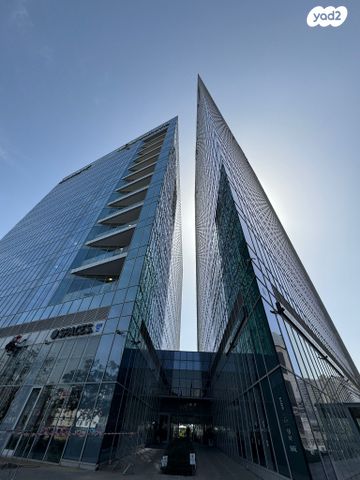 דרך מנחם בגין 150