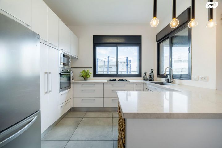 גג/ פנטהאוז, גרטרוד עליון 24, פסגות אפק, ראש העין