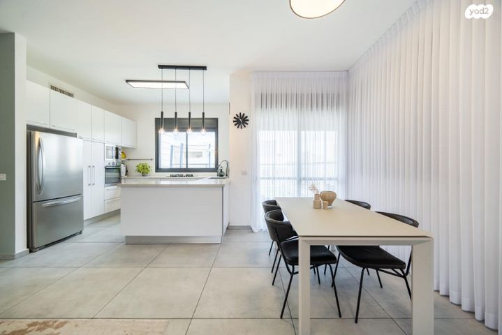 גג/ פנטהאוז, גרטרוד עליון 24, פסגות אפק, ראש העין