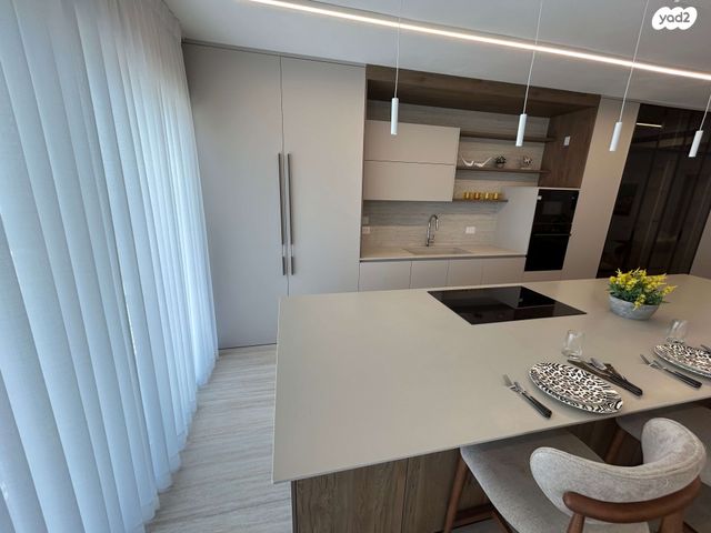 גג/ פנטהאוז, עיר, מרכז העיר, נהריה