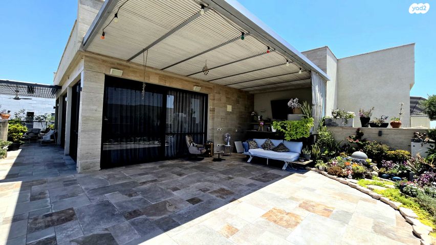 גג/ פנטהאוז, בר לב, מזכרת בתיה