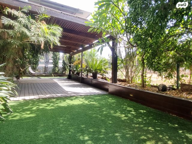 דו משפחתי, קרית טבעון