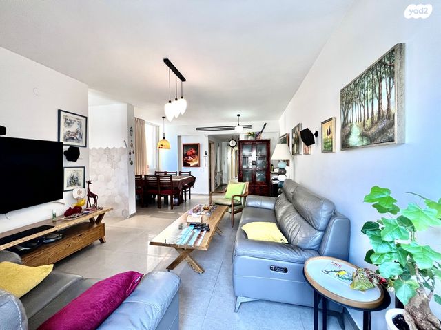 דירה, שדרות בן אב"י 54, רמת חן ובן ציון, נתניה