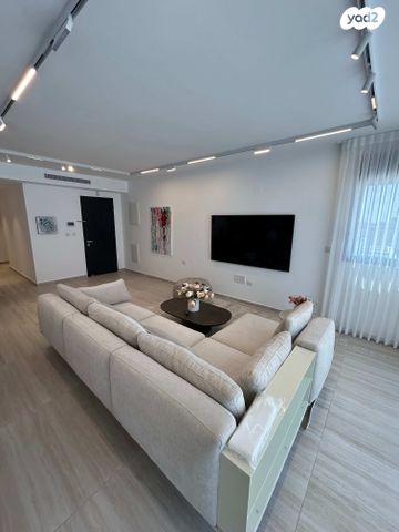 גג/ פנטהאוז, עיר, מרכז העיר, נהריה