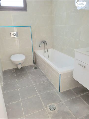 דירה, ההגנה, ג' / מרכז מזרח העיר, רחובות