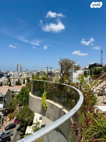 גג/ פנטהאוז, גולומב 33, ארלוזורוב, גבעתיים