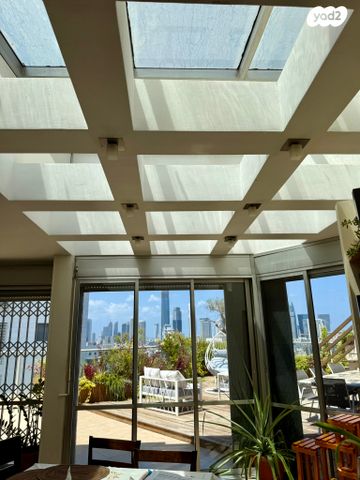 גג/ פנטהאוז, גולומב 33, ארלוזורוב, גבעתיים