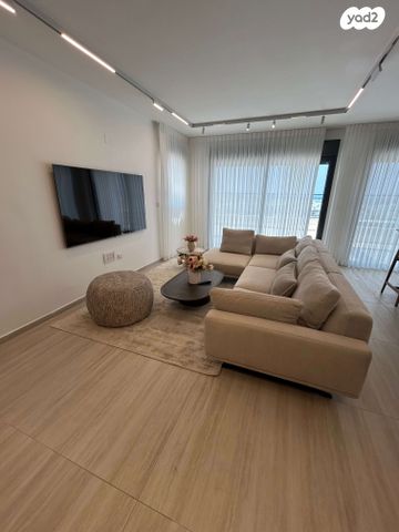 גג/ פנטהאוז, עיר, מרכז העיר, נהריה