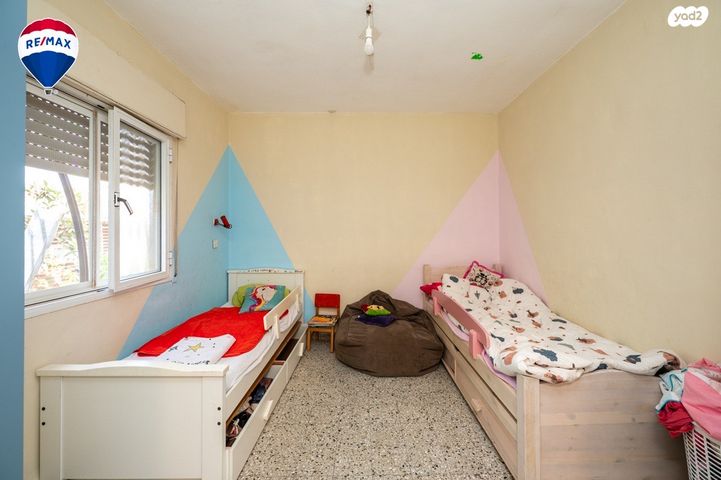 דו משפחתי, פרדס חנה כרכור