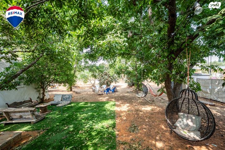 דו משפחתי, פרדס חנה כרכור