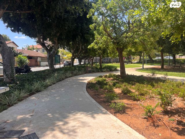 מגרשים, סמטת ניסנוב, נווה עמל, הרצליה