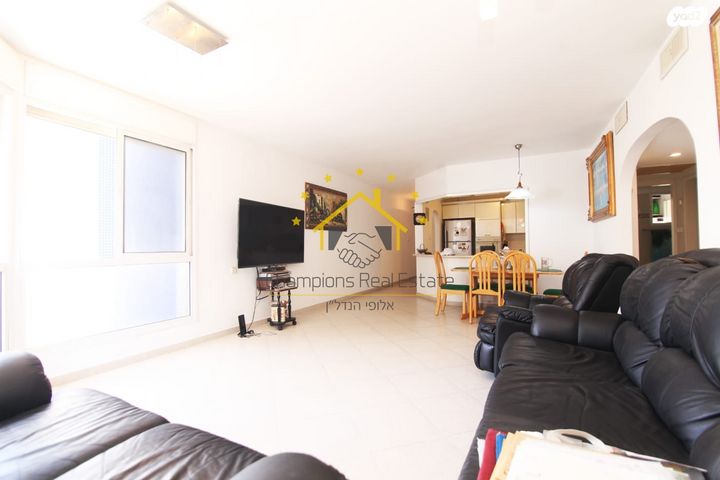 דירה, שדרות ניצה, צפון מערב מרכז העיר, נתניה