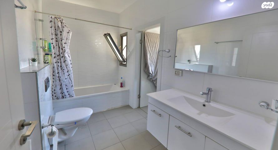 גג/ פנטהאוז, הרב שלום סלח, מרכז העיר, קרית אתא