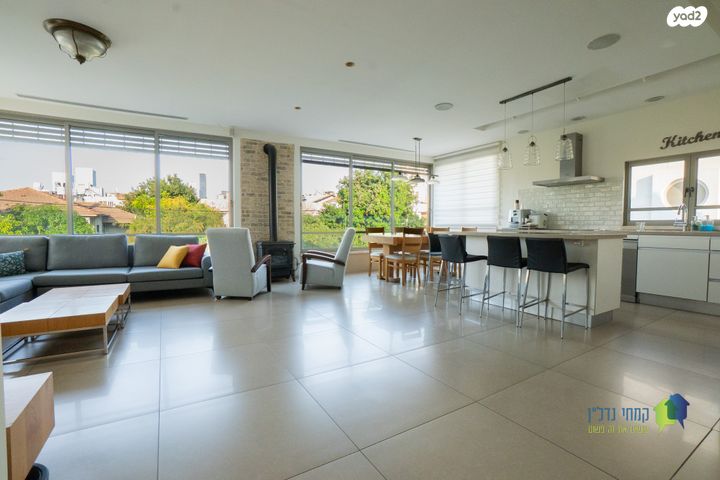 דו משפחתי, אבא אחימאיר, שכונת הותיקים, רמת גן