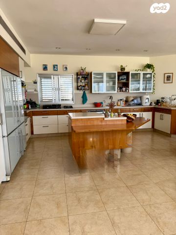 גג/ פנטהאוז, גולומב 33, ארלוזורוב, גבעתיים