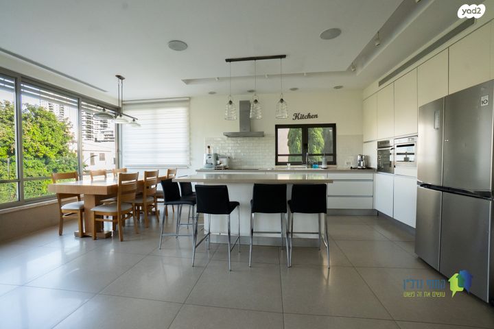 דו משפחתי, אבא אחימאיר, שכונת הותיקים, רמת גן