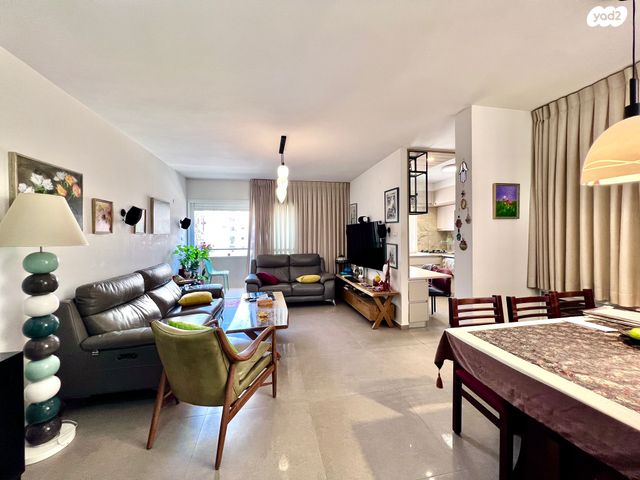 דירה, שדרות בן אב"י 54, רמת חן ובן ציון, נתניה