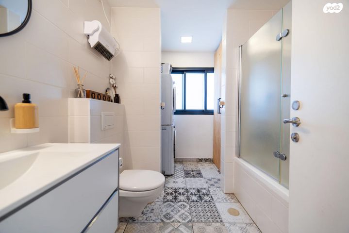 גג/ פנטהאוז, גרטרוד עליון 24, פסגות אפק, ראש העין