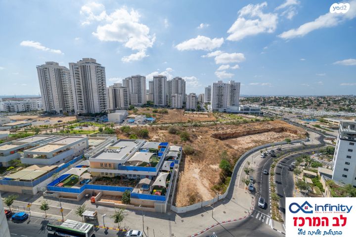 דירה, חנה רובינא, פסגות אפק, ראש העין